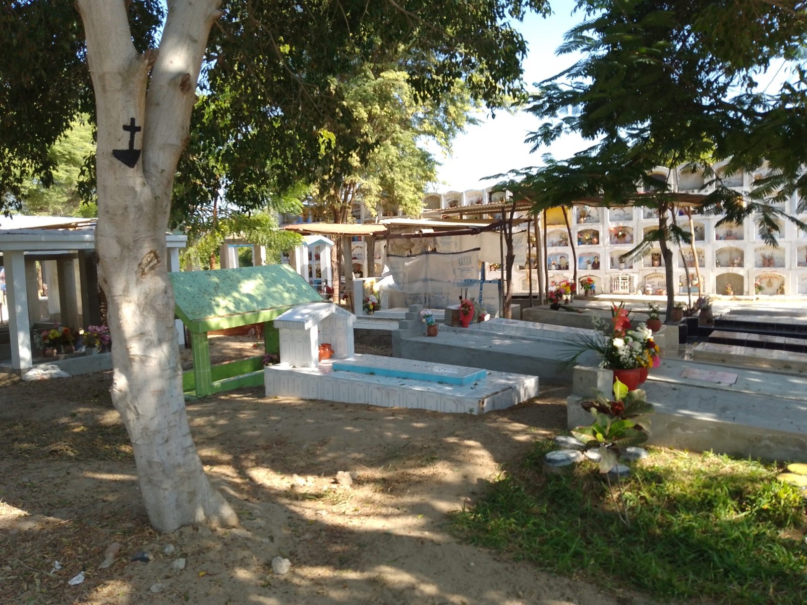 Simbila, cementerio