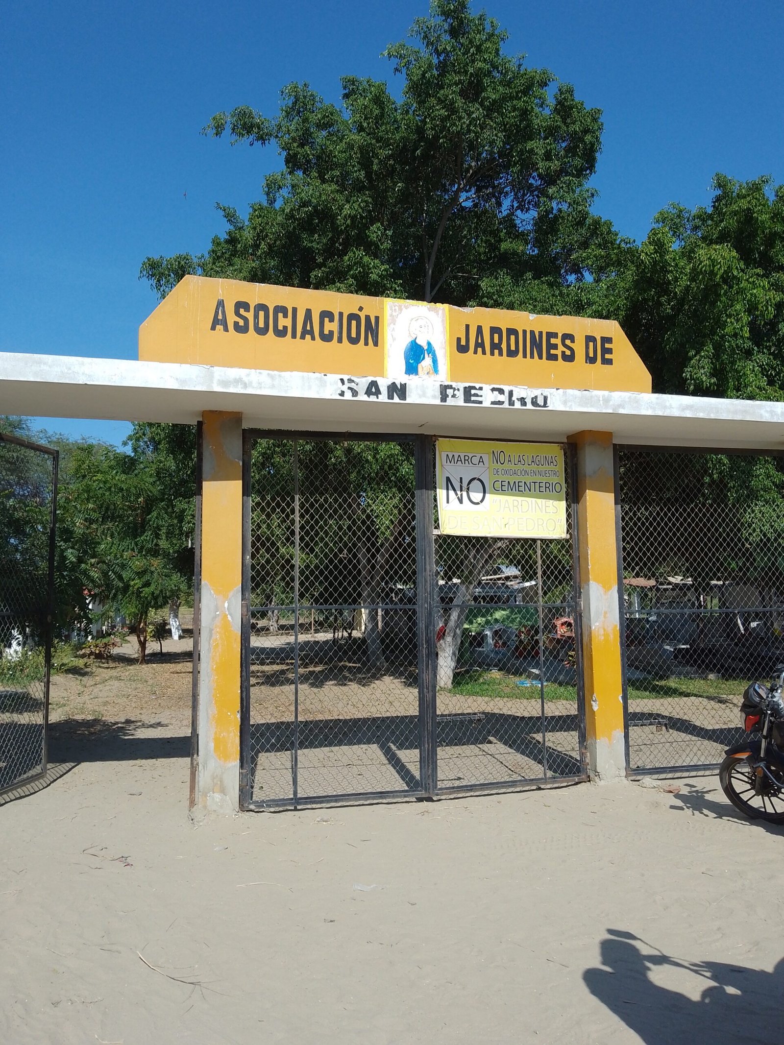 Simbila, cementerio